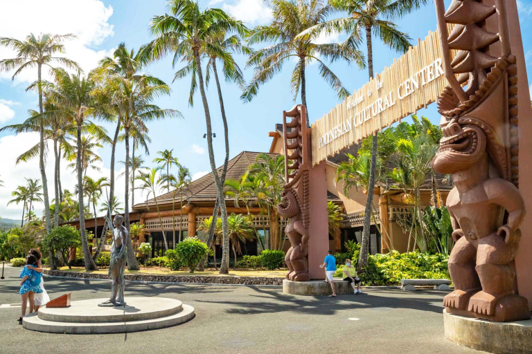 Polynesian Cultural Center Entrance And The Statue Oahu Hawaii 