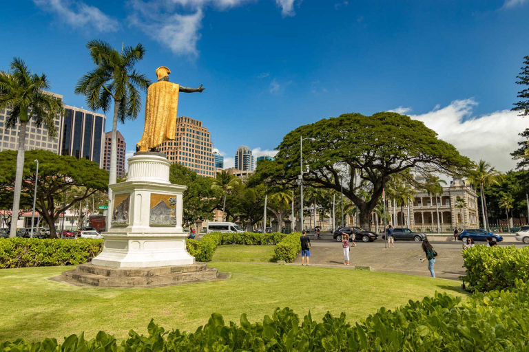Aliiolani Hale And Kamehameha Statue Honolulu