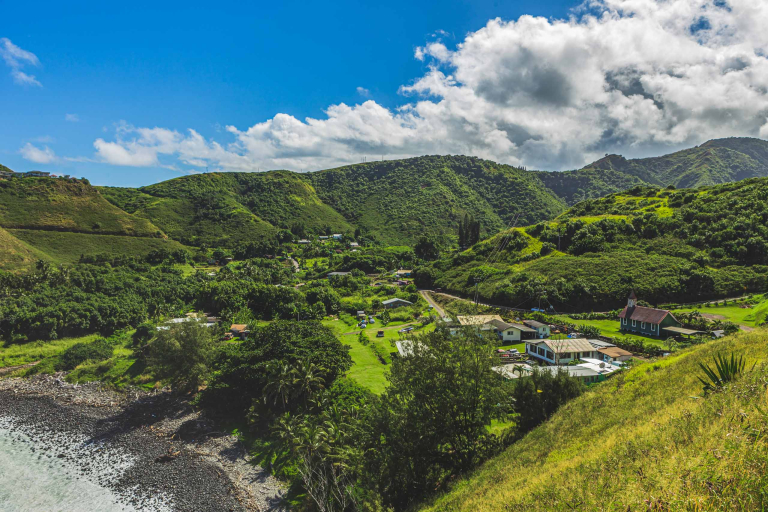 Shutterstock West Maui Private Sightseeing Kahakuloa Village